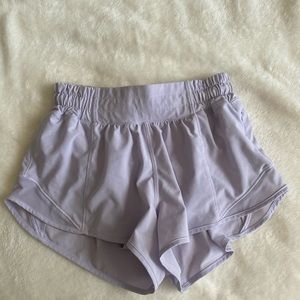 Women’s Lululemon hotty hot short. Size 2, 2.5 inch inseam LR.